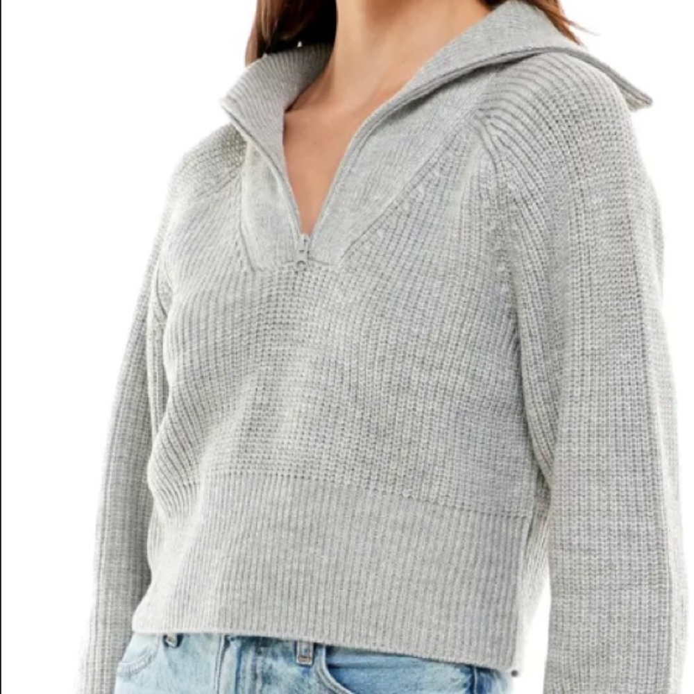 Half-Zip Pull Over - image 1